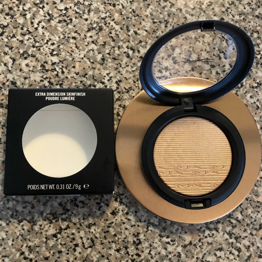 M.A.C extra dimension skinfinish poudre lumiere - Picture 5 of 8